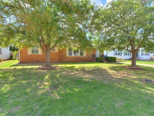Photo 6 — 716 S 9th Street, Kingfisher, OK 73750