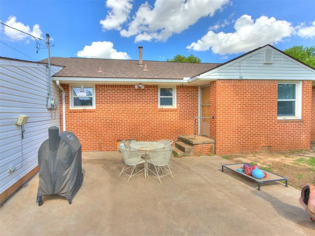 Photo 14 — 716 S 9th Street, Kingfisher, OK 73750