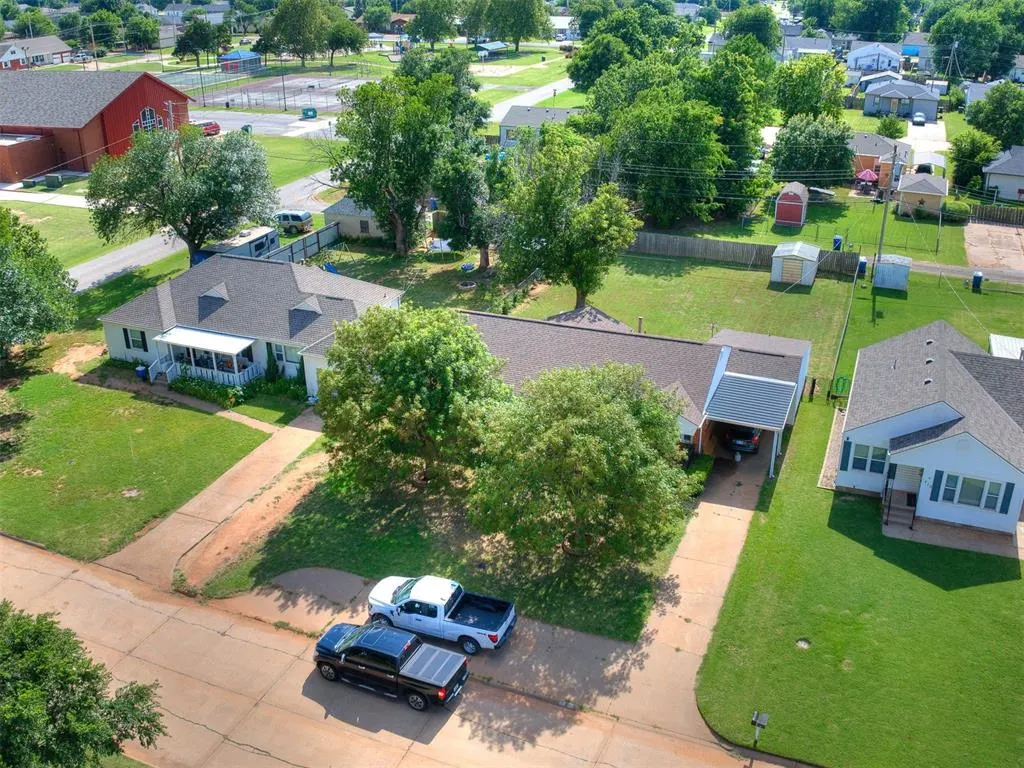 Photo 15 — 716 S 9th Street, Kingfisher, OK 73750
