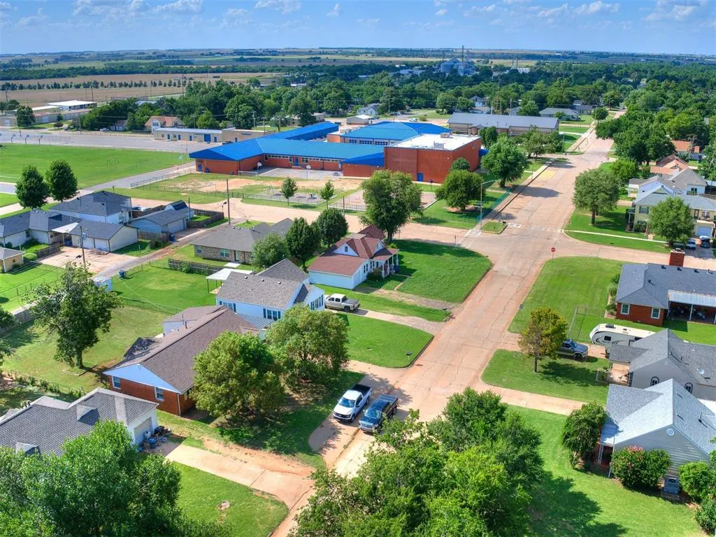 Photo 17 — 716 S 9th Street, Kingfisher, OK 73750