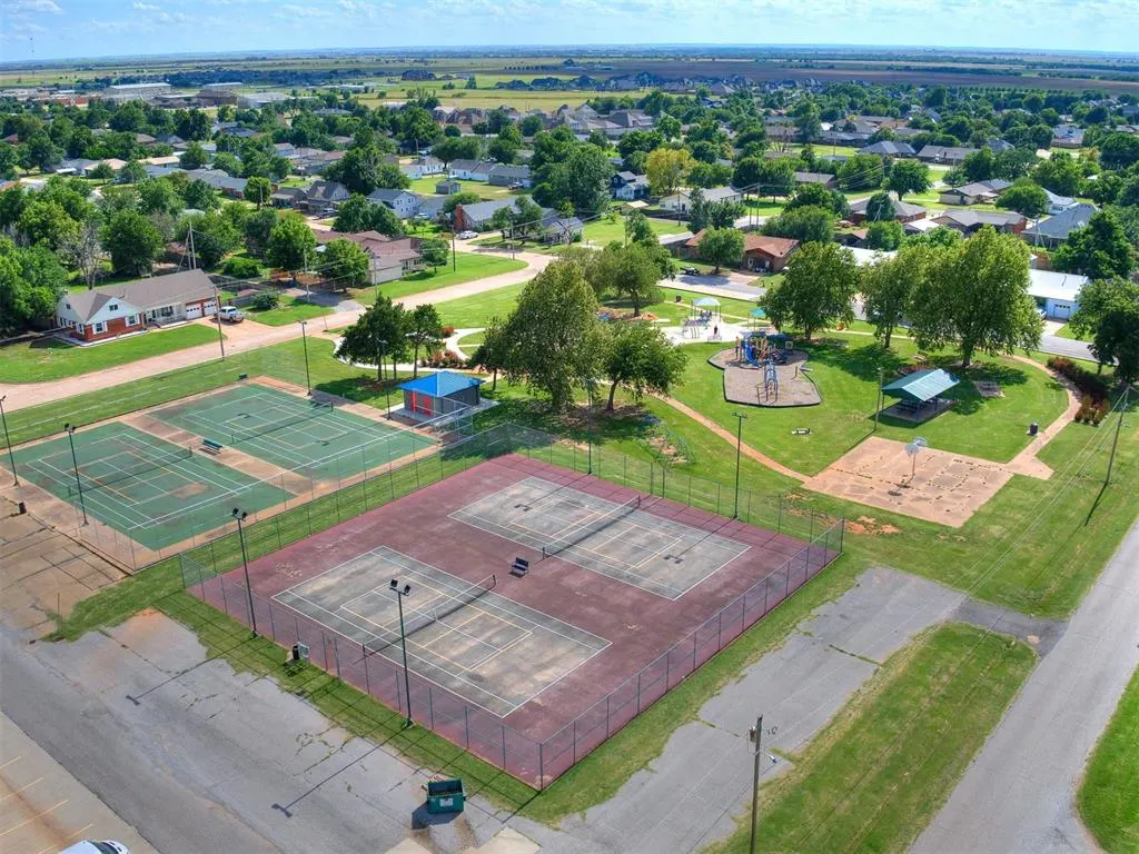 Photo 18 — 716 S 9th Street, Kingfisher, OK 73750