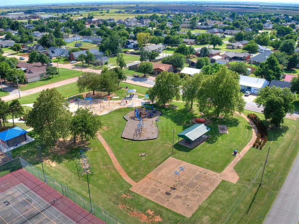 Photo 19 — 716 S 9th Street, Kingfisher, OK 73750