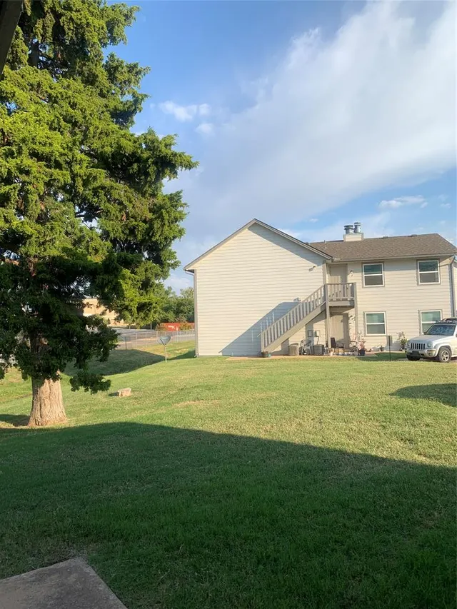 Front exterior — 320 Falcon Court 3, Norman, OK 73069