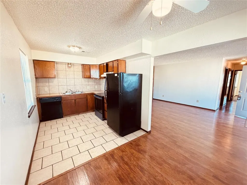 Photo 5 — 320 Falcon Court 3, Norman, OK 73069