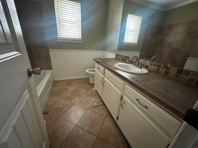 Photo 4 — 900 W Lakeview Road, Elk City, OK 73644
