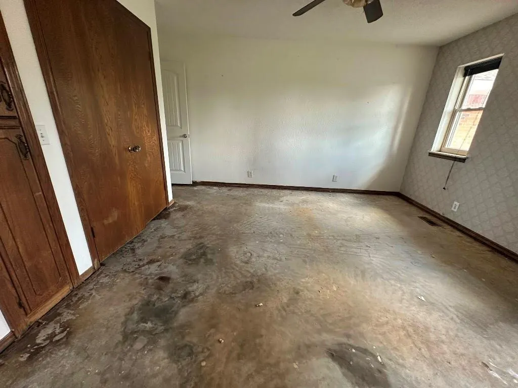 Photo 7 — 900 W Lakeview Road, Elk City, OK 73644
