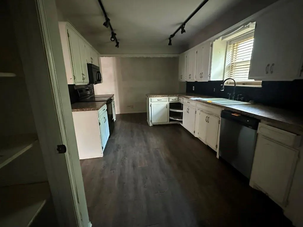 Photo 14 — 900 W Lakeview Road, Elk City, OK 73644