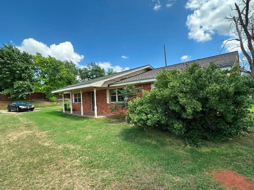 Photo 24 — 900 W Lakeview Road, Elk City, OK 73644