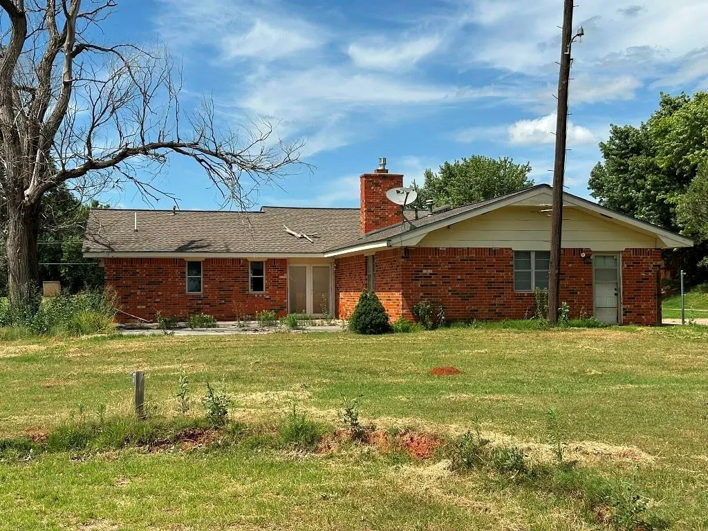 Photo 27 — 900 W Lakeview Road, Elk City, OK 73644