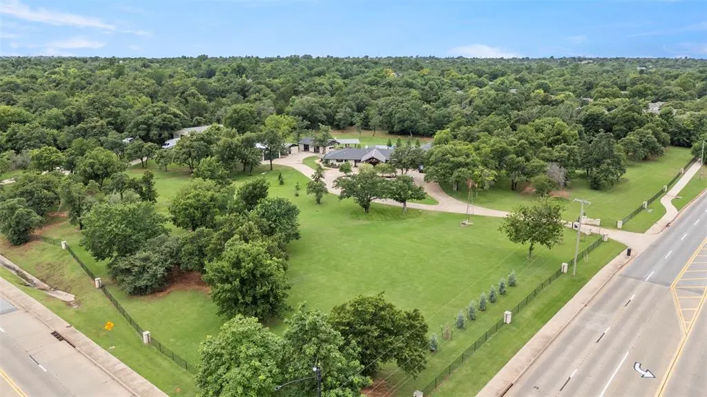 Photo 3 — 2800 E 15th Street, Edmond, OK 73013