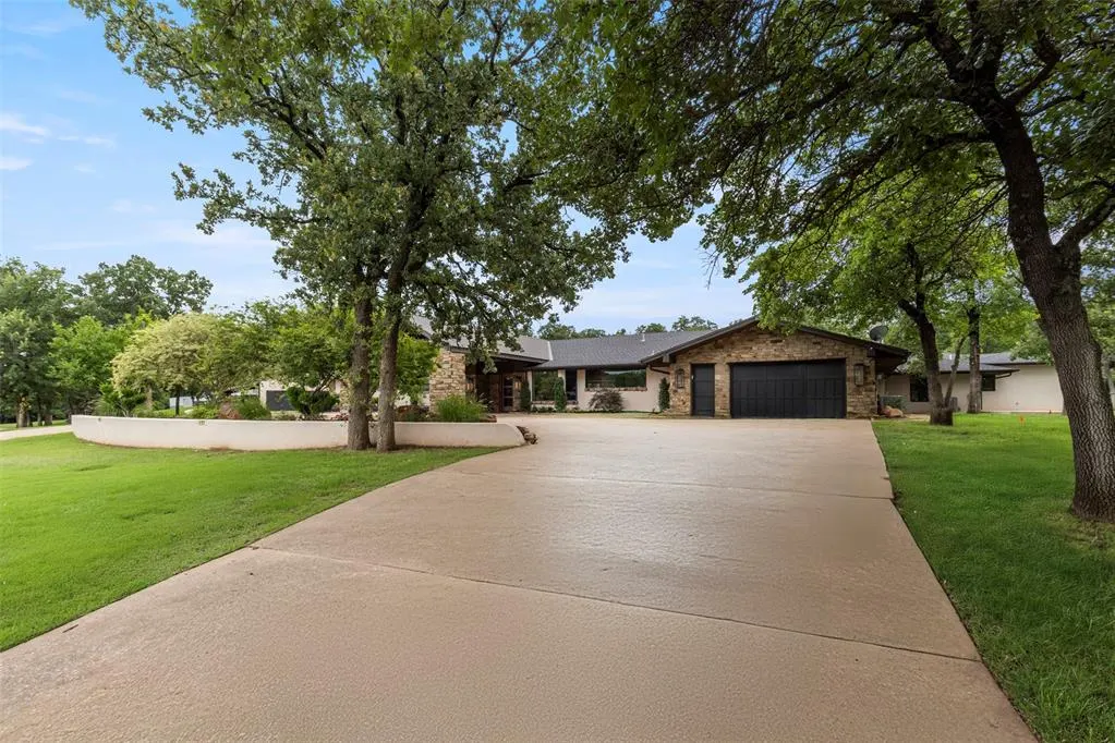 Photo 6 — 2800 E 15th Street, Edmond, OK 73013