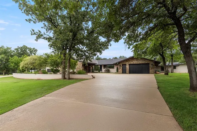 Photo 6 — 2800 E 15th Street, Edmond, OK 73013
