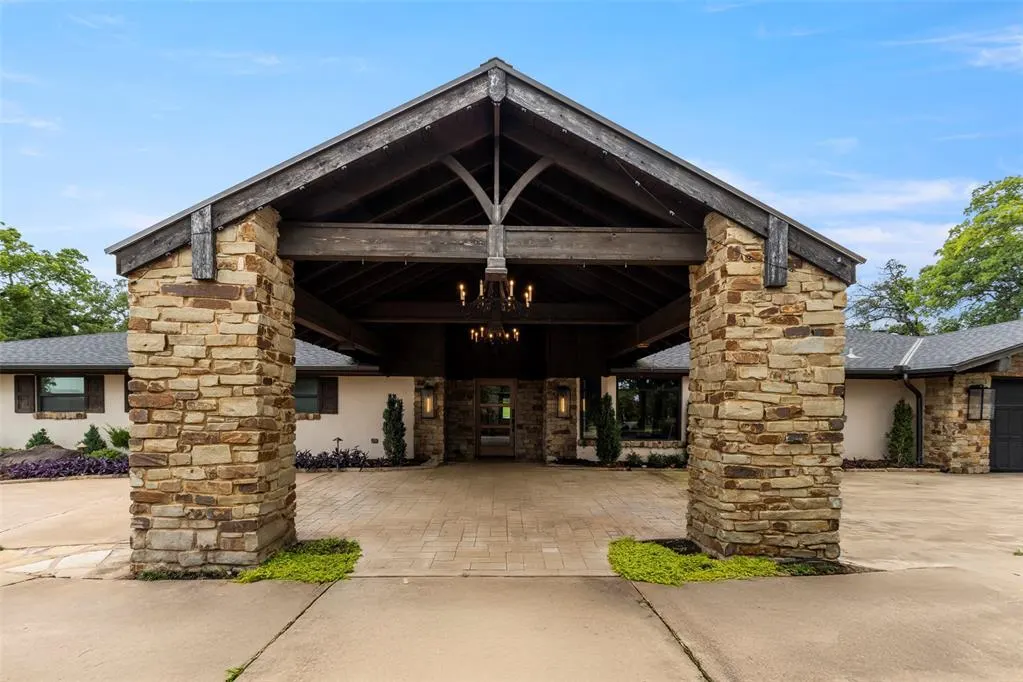 Photo 9 — 2800 E 15th Street, Edmond, OK 73013