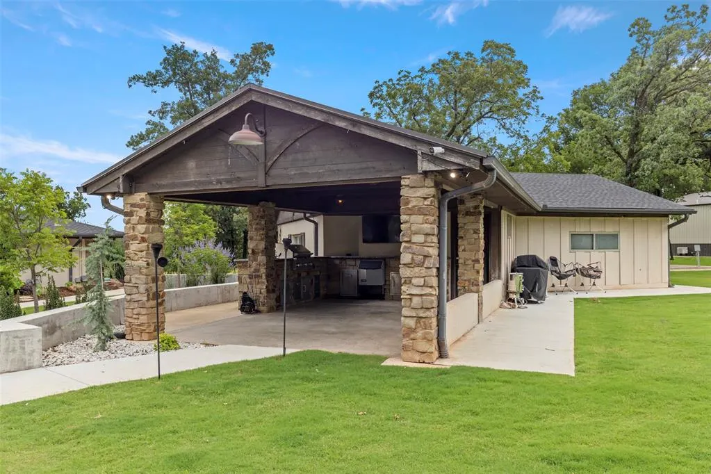 Photo 42 — 2800 E 15th Street, Edmond, OK 73013