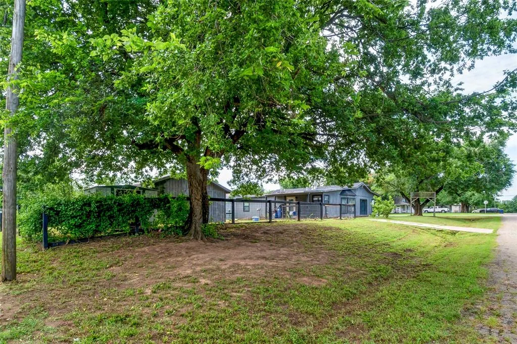 Photo 22 — 201 E 2nd Street, Stroud, OK 74079