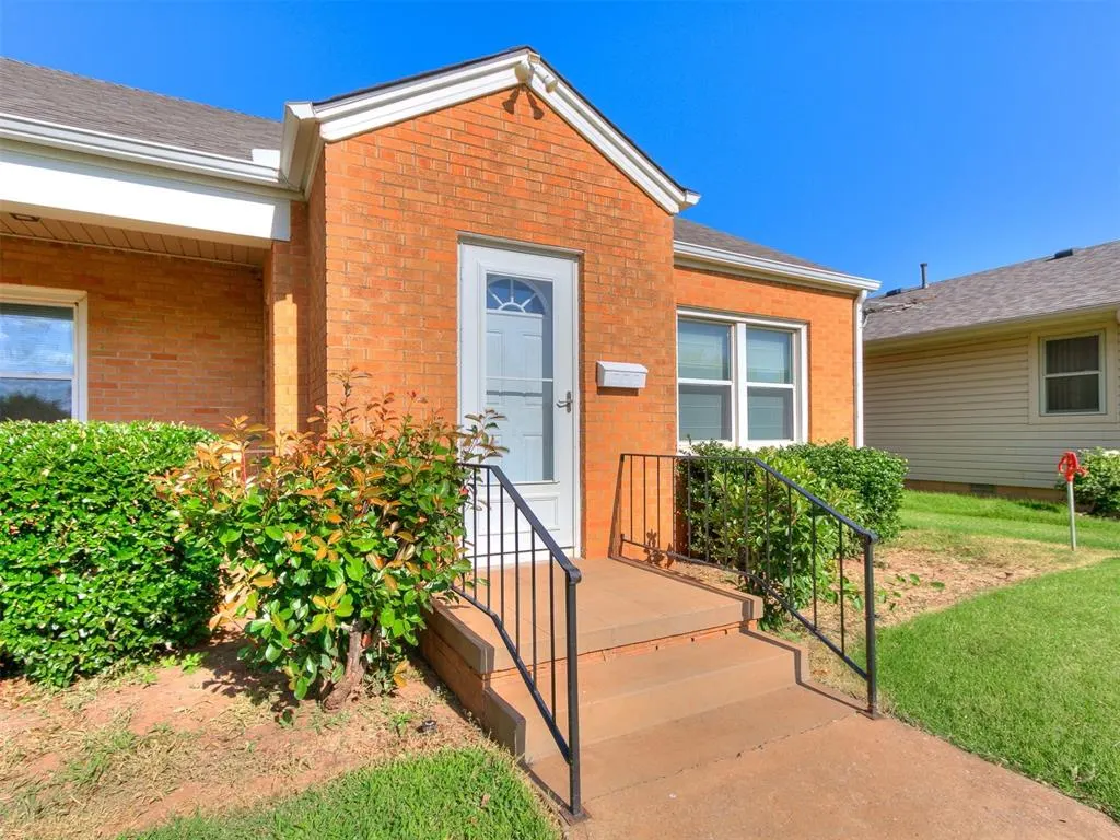 Photo 2 — 1012 S 8th Street, Kingfisher, OK 73750