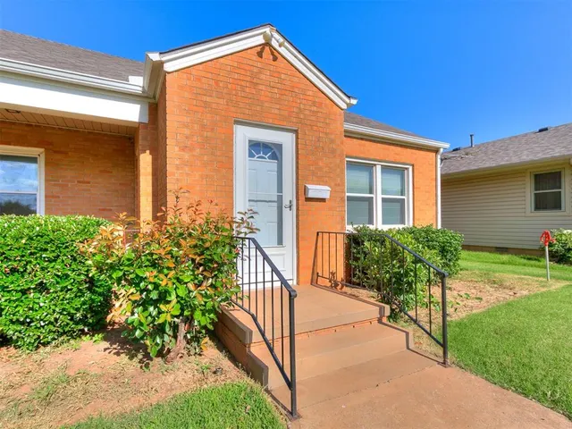 Photo 2 — 1012 S 8th Street, Kingfisher, OK 73750