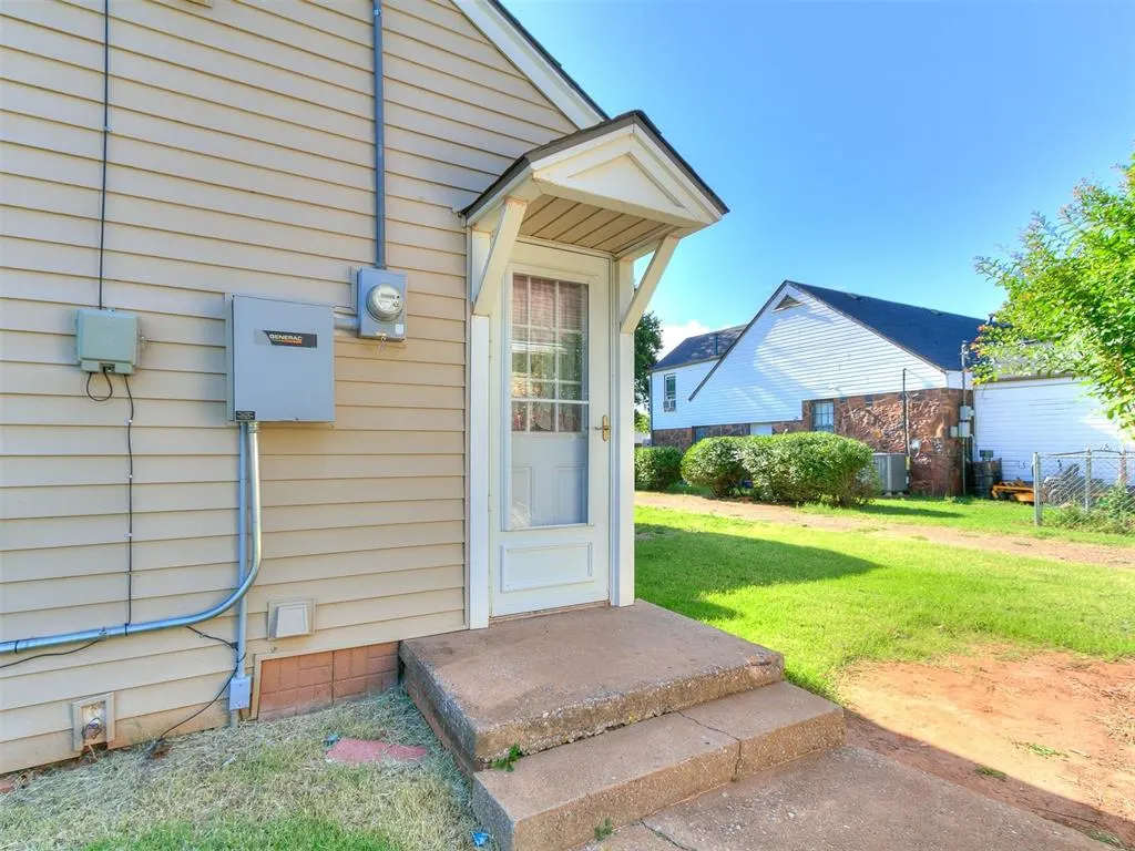 Photo 7 — 1012 S 8th Street, Kingfisher, OK 73750