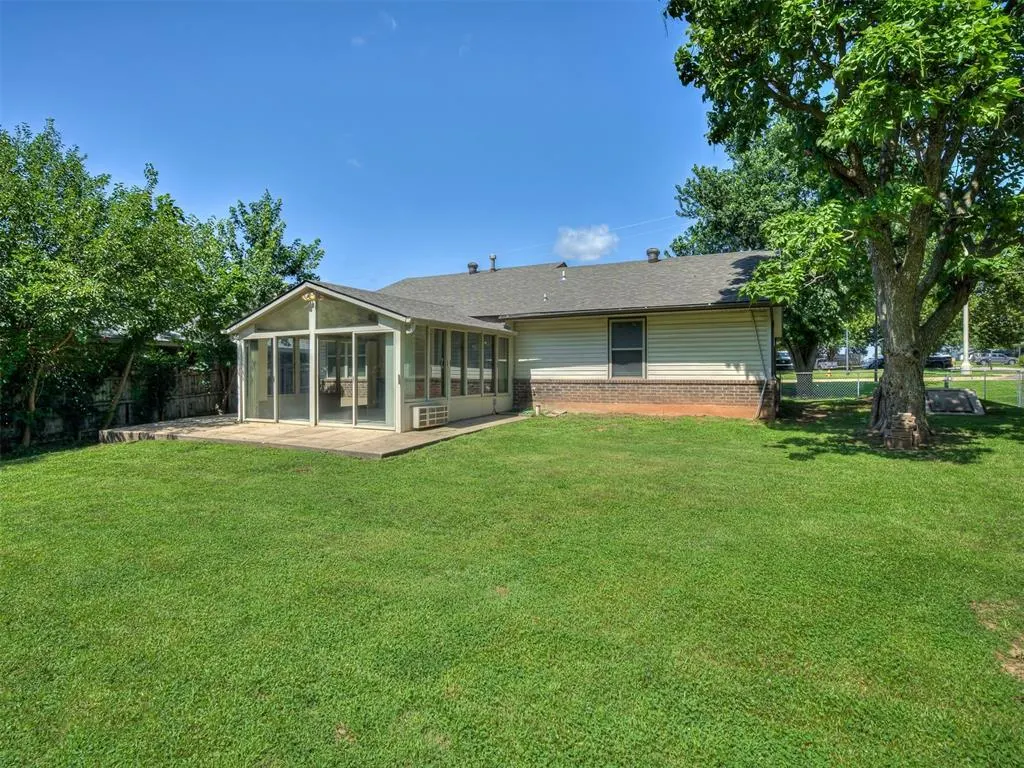 Photo 4 — 2580 Main Street, Choctaw, OK 73020