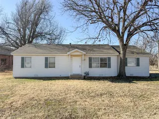 Sold home at 817 S Kelly Street