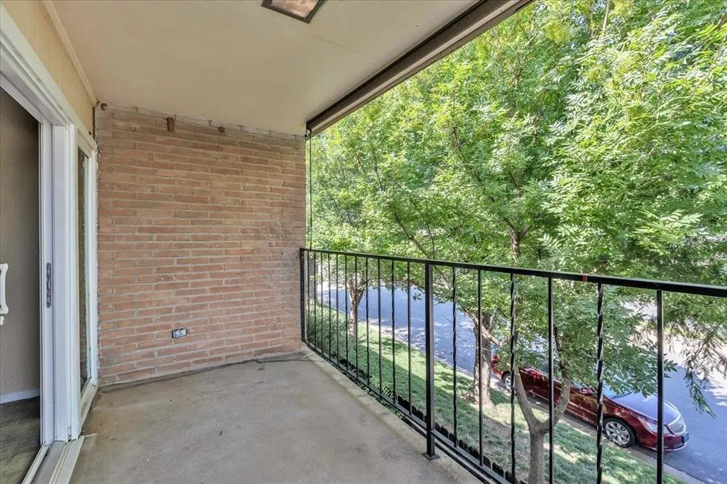 Photo 9 — 6100 N Brookline Avenue 2, Oklahoma City, OK 73112