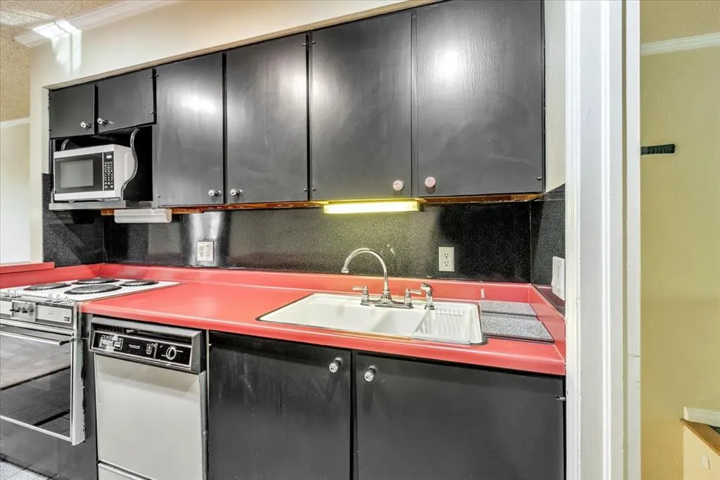 Photo 11 — 6100 N Brookline Avenue 2, Oklahoma City, OK 73112