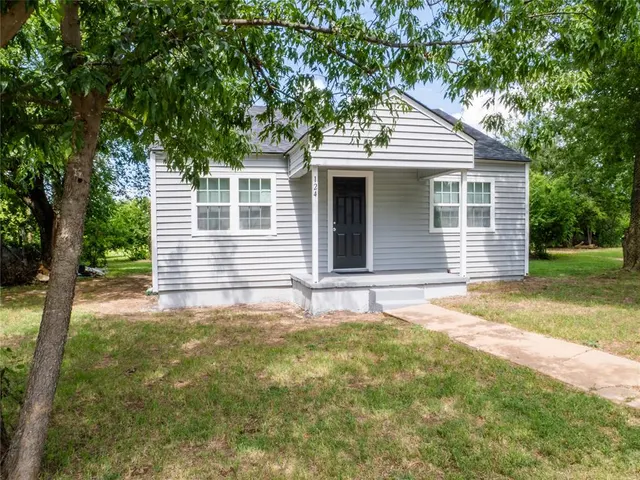 Photo 5 — 124 NE Bell Drive, Lawton, OK 73507