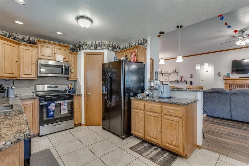 Photo 20 — 408 E Magnolia Terrace, Mustang, OK 73064
