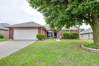 Sold home at 408 E Magnolia Terrace