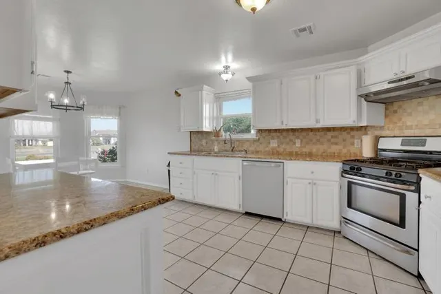 Photo 8 — 2 Havenshire Circle, Lawton, OK 73505