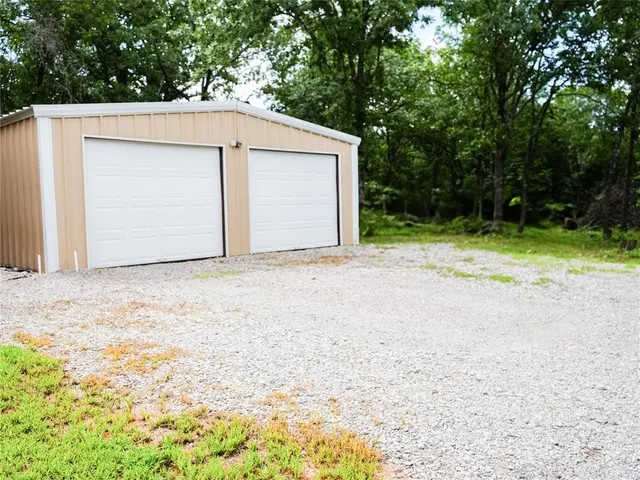 Photo 2 — 16940 Wildwood Drive, Lexington, OK 73051