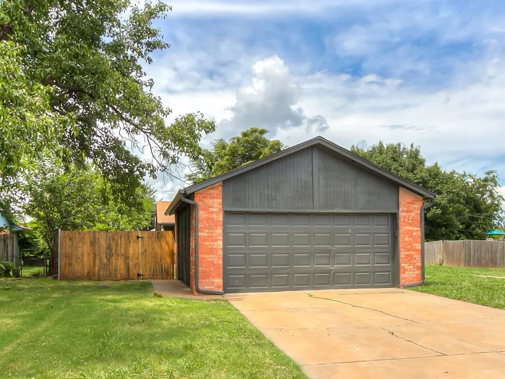 Front exterior — 341 NW 119th Street, Oklahoma City, OK 73114