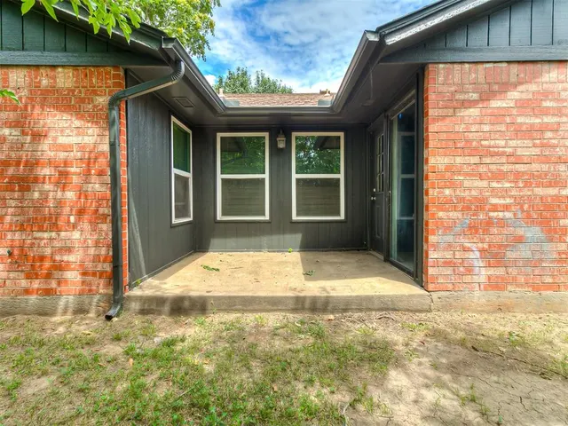 Photo 4 — 341 NW 119th Street, Oklahoma City, OK 73114