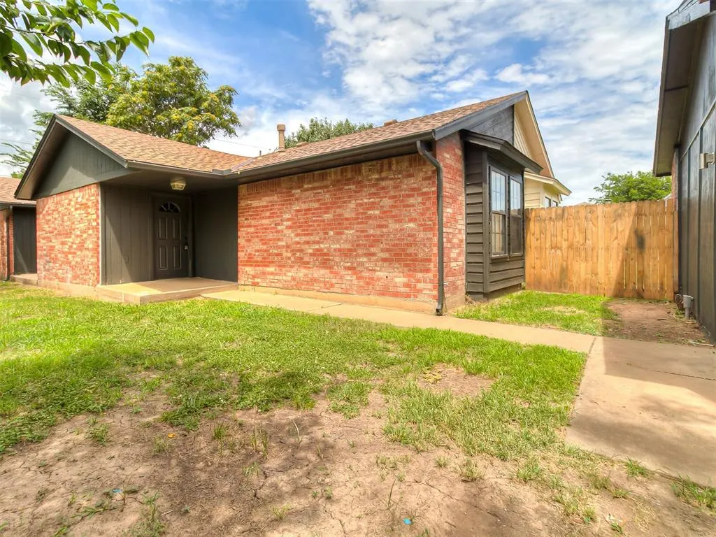 Photo 5 — 341 NW 119th Street, Oklahoma City, OK 73114