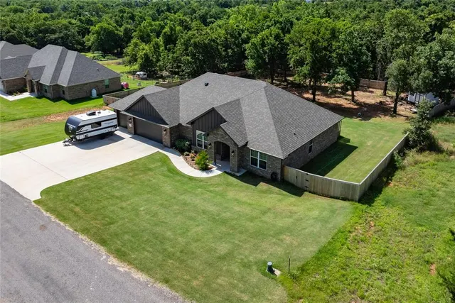 Photo 2 — 2321 Lions Pride Way, Blanchard, OK 73010