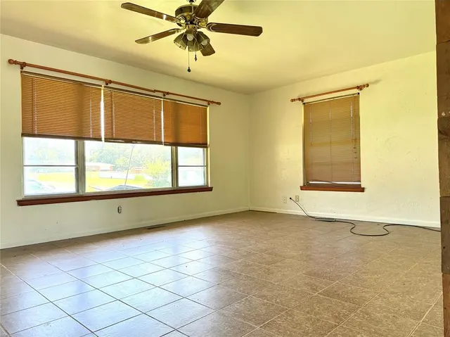 Photo 5 — 501 W H Avenue, Alex, OK 73002