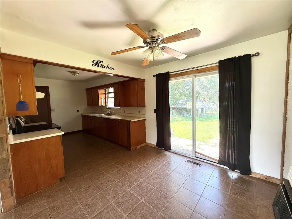 Photo 8 — 501 W H Avenue, Alex, OK 73002