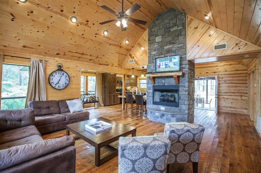 Photo 2 — 165 Huckleberry Trail, Broken Bow, OK 74728