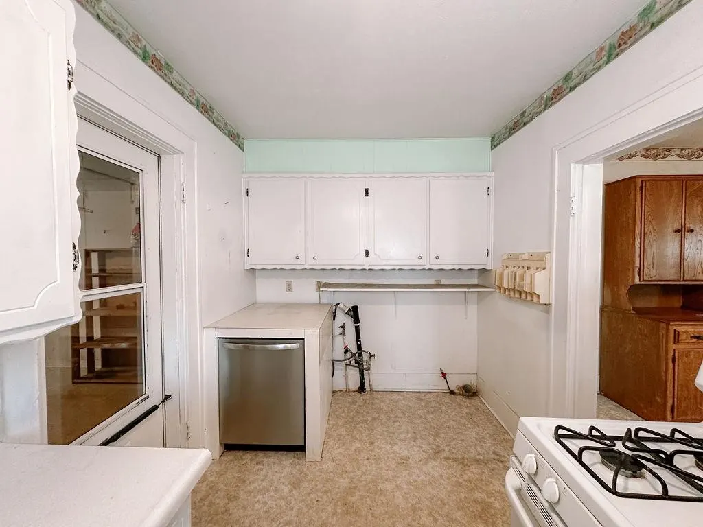 Photo 8 — 309 N Spencer Avenue, Hinton, OK 73047