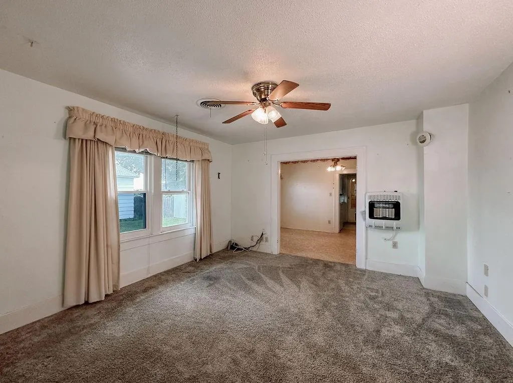 Photo 11 — 309 N Spencer Avenue, Hinton, OK 73047
