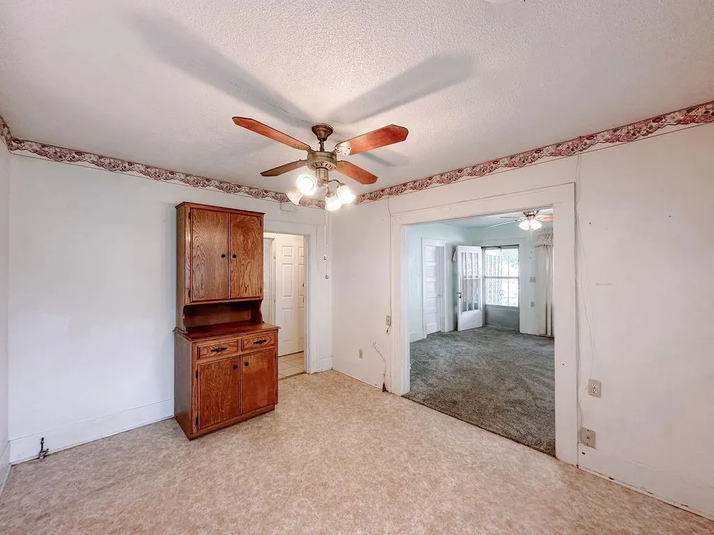 Photo 14 — 309 N Spencer Avenue, Hinton, OK 73047