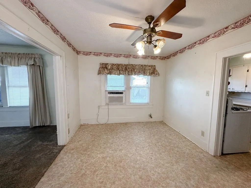 Photo 15 — 309 N Spencer Avenue, Hinton, OK 73047