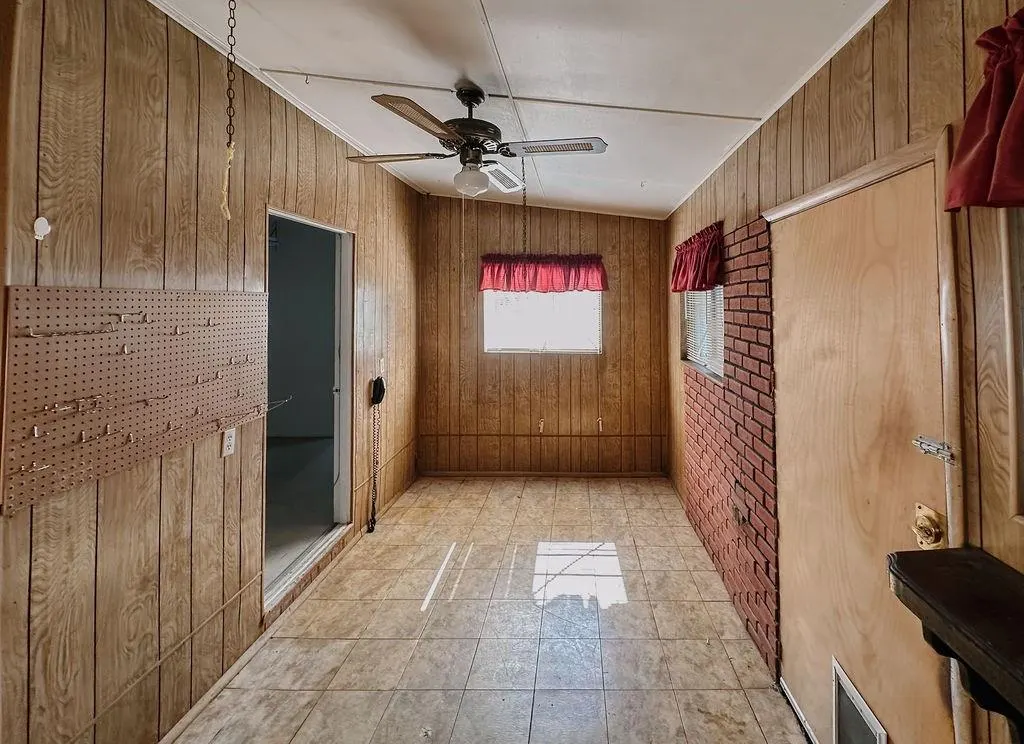 Photo 34 — 309 N Spencer Avenue, Hinton, OK 73047