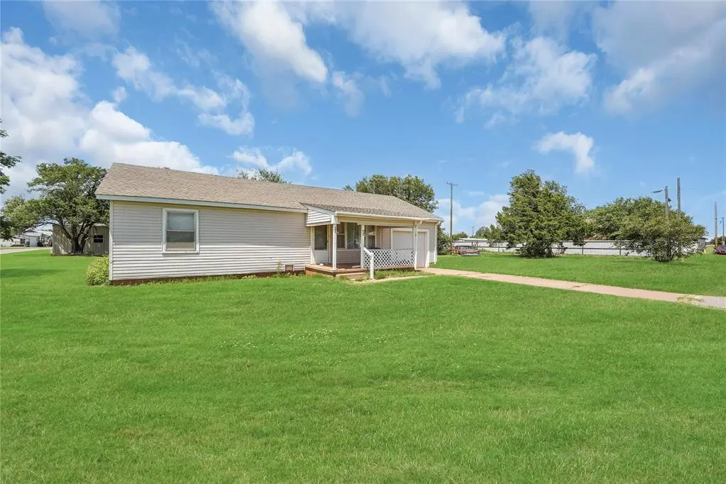 Photo 2 — 105 E Walk, Canute, OK 73626