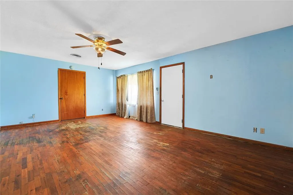 Photo 3 — 105 E Walk, Canute, OK 73626