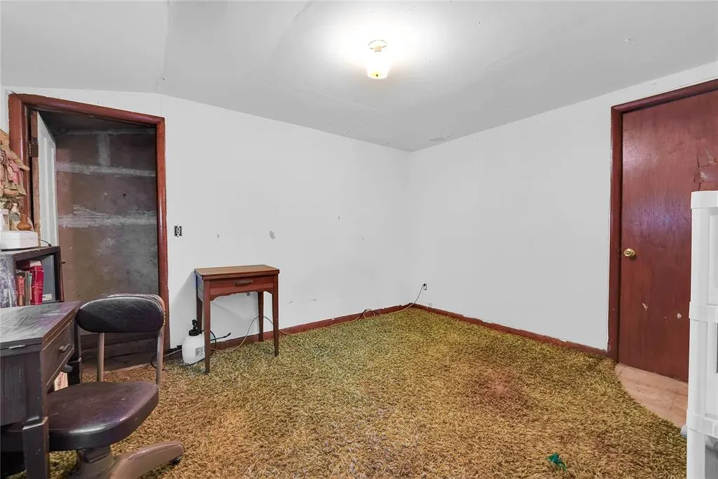 Photo 17 — 105 E Walk, Canute, OK 73626