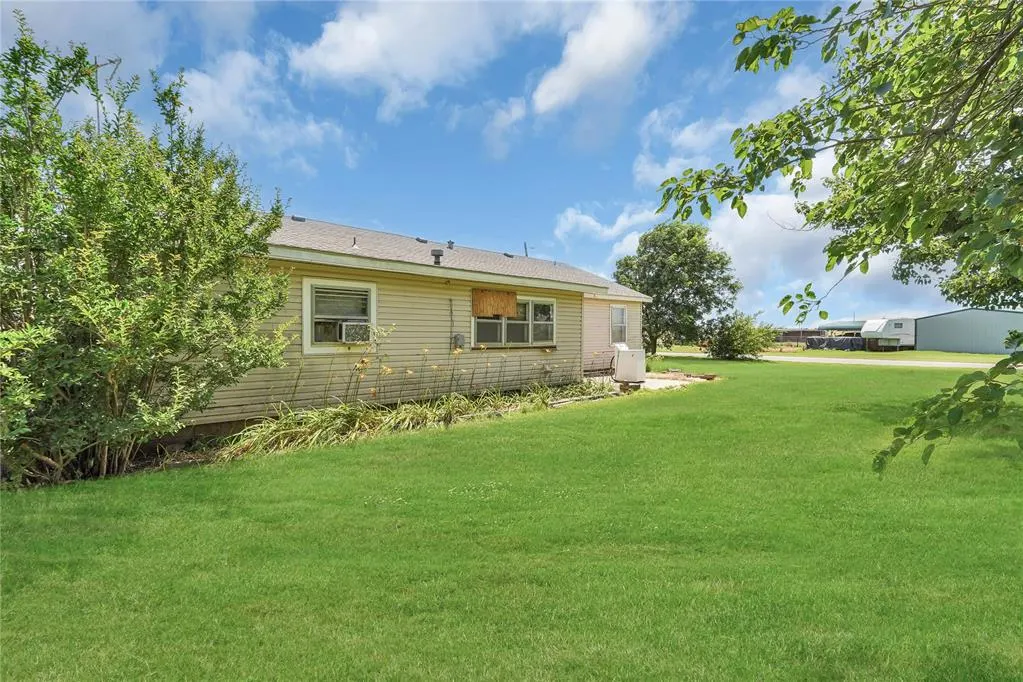 Photo 21 — 105 E Walk, Canute, OK 73626