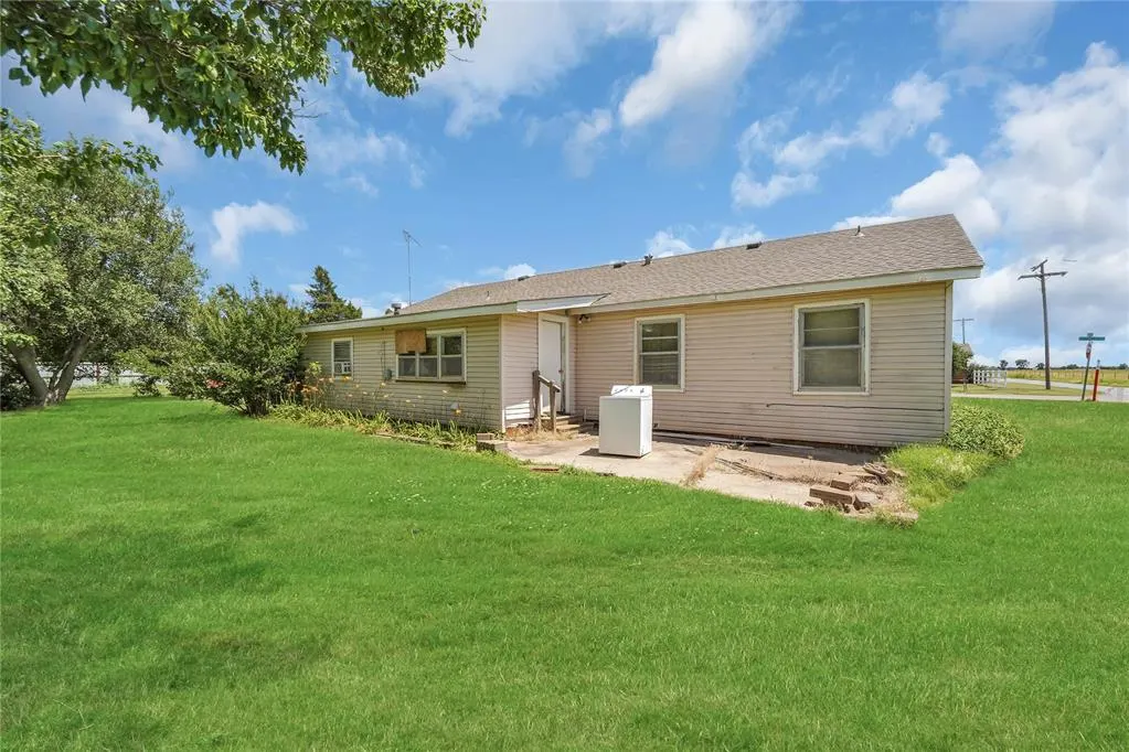 Photo 22 — 105 E Walk, Canute, OK 73626