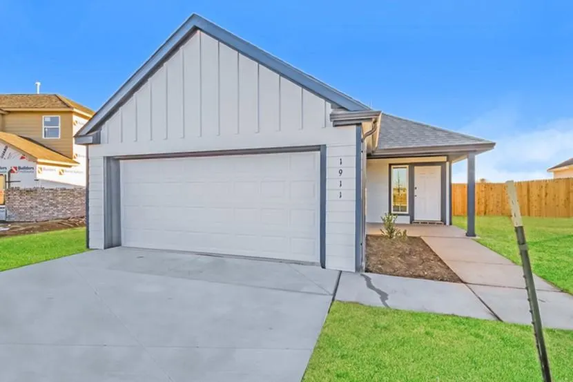 Front exterior — 1911 Malus Way, El Reno, OK 73036