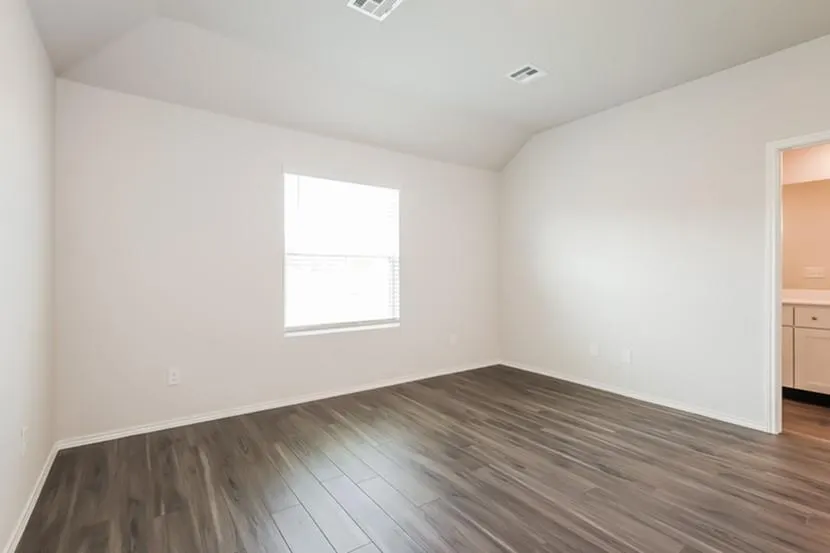 Photo 7 — 1911 Malus Way, El Reno, OK 73036